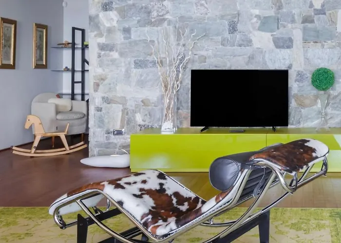 Infinity-pool Apartment