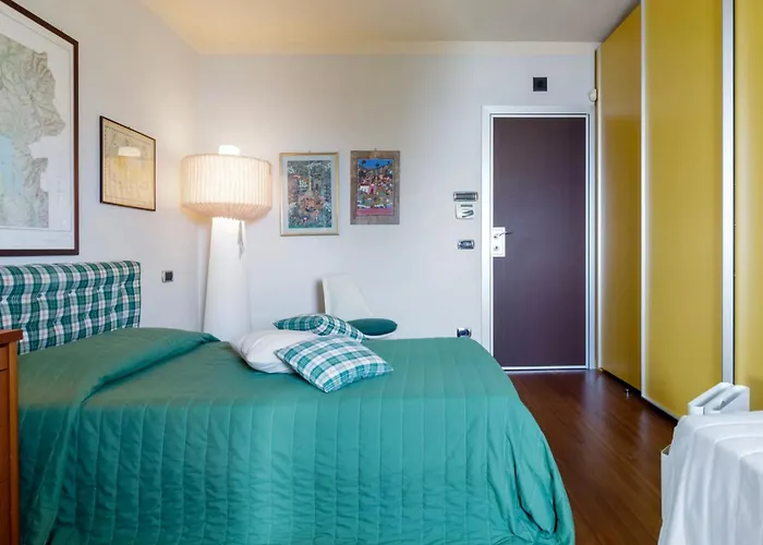 Infinity-pool Apartment Belgirate