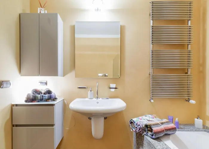 Infinity-pool Apartment Belgirate