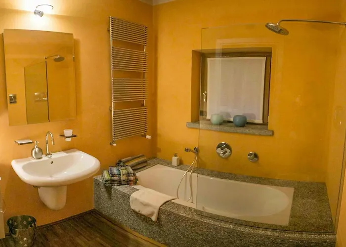 Infinity-pool Belgirate